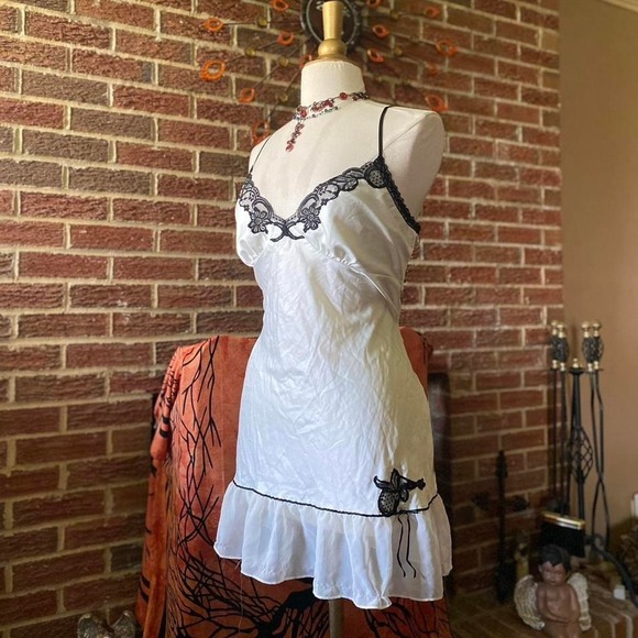 Cato Womens VTG Y2K Romantic White Satin Chemise Slip Dress Black Lace Trim Sz L - Picture 2 of 7